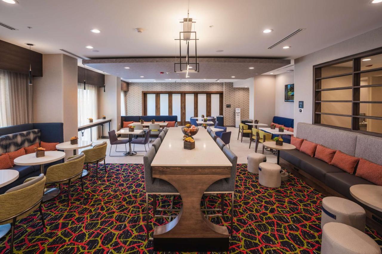 Hotel Hampton By Hilton Chicago Huntley