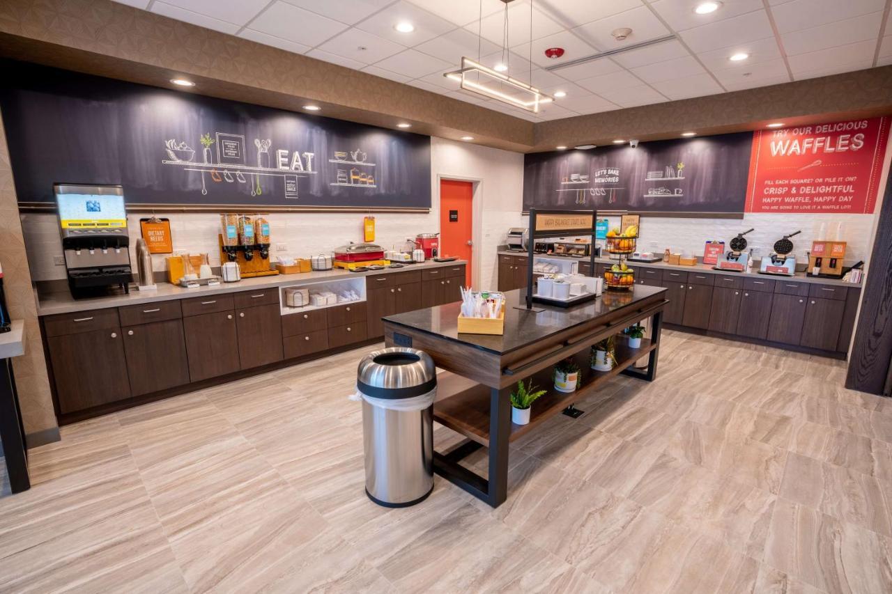 Hotel Hampton By Hilton Chicago Huntley