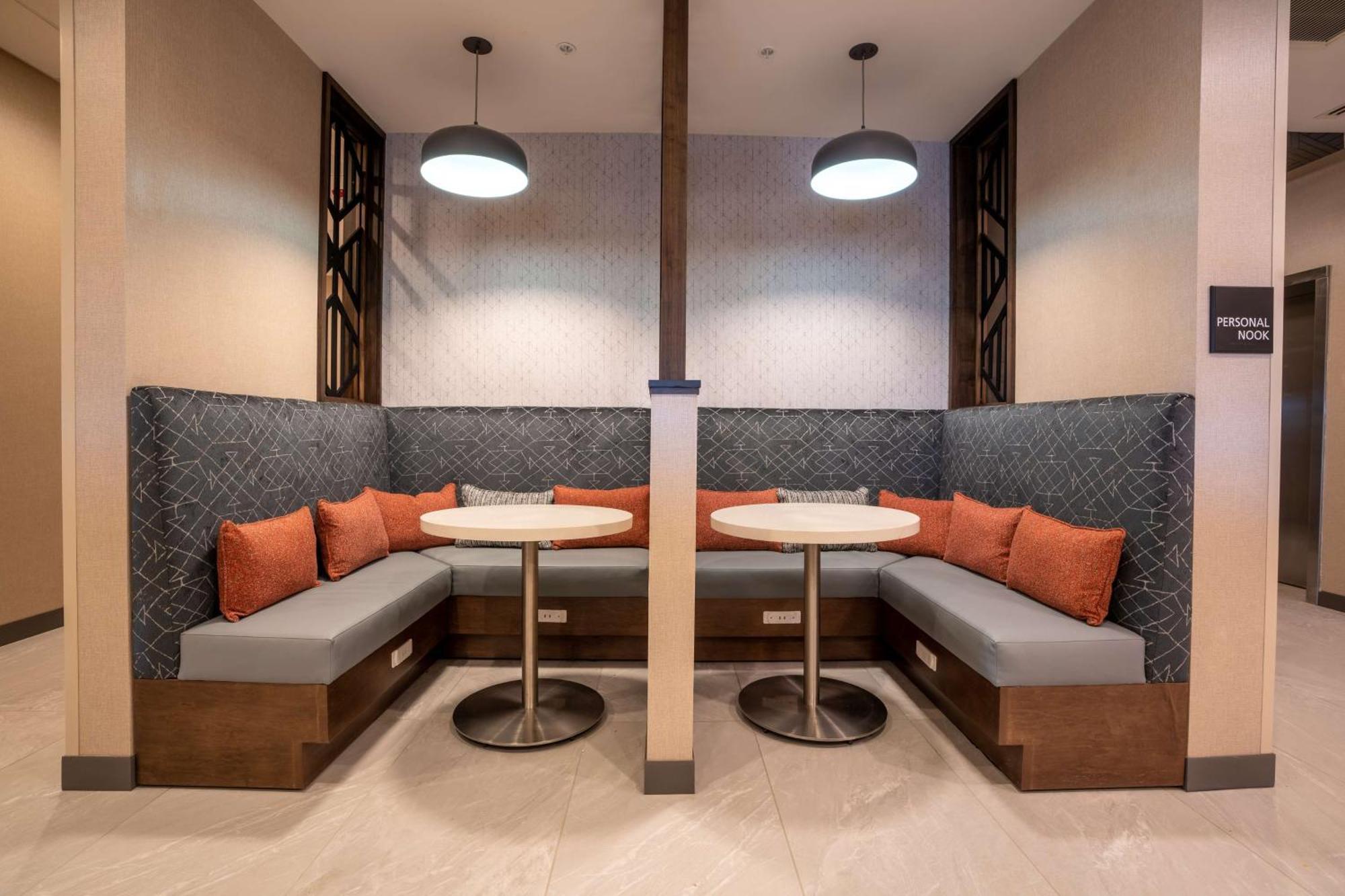 Hotel Hampton By Hilton Chicago