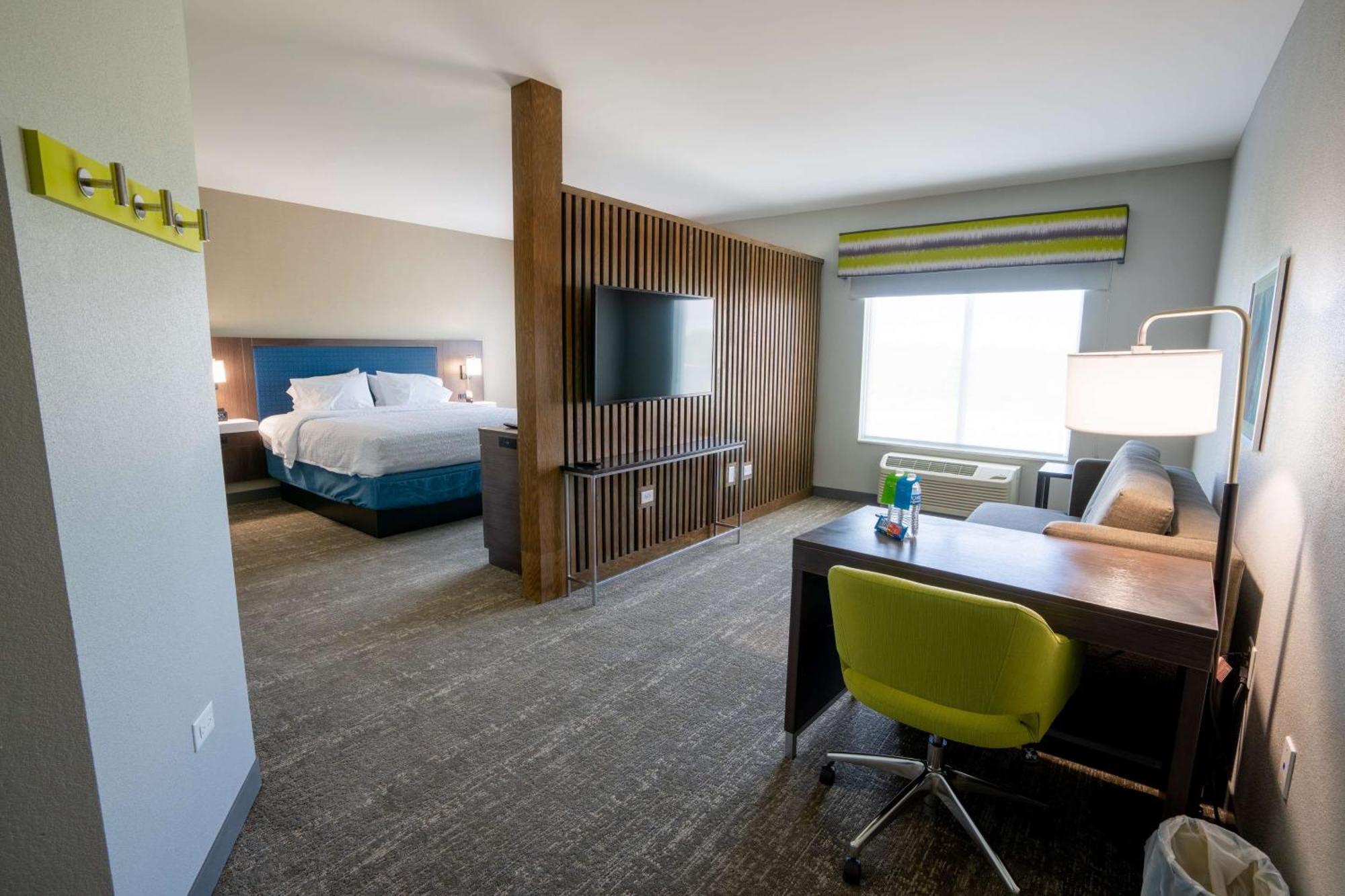 Hotel Hampton By Hilton Chicago Huntley